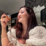 Roshmi Banik Instagram - Apple juice anyone?!?!?! 🙃