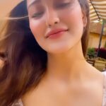 Roshmi Banik Instagram - रब राखा 🧿 . . #shayari #oldschool #love #believe #faith #roshmibanik #roshfam #peace