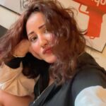 Roshmi Banik Instagram - My sunday face….! 🤥 . . . #sunday #selfie #hairstyles #makeup #happy #blessed
