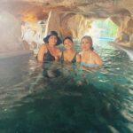 Rubina Bajwa Instagram - Ladies Afternoon…. @romy7669 @bajwasabrina #mom 🐚🫶🏽🍹🌮🌶🍔 Las Ventanas al Paraiso, A Rosewood Resort