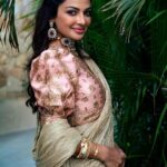Rubina Bajwa Instagram - 🌸 💁🏽‍♀️ @herfashionvault 📸 @feelm.storytellers 💄 @stylingtrio 💃🏾 @ri_ritukumar