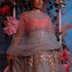 Rubina Bajwa Instagram - The earth is blooming … 👗 @scarlet_by_shrutijamaal 💄 @rajamakeover 💇🏽‍♀️ @hairbyramaartist 📸 @kirandeep_photography 💍 @santramsjewelry