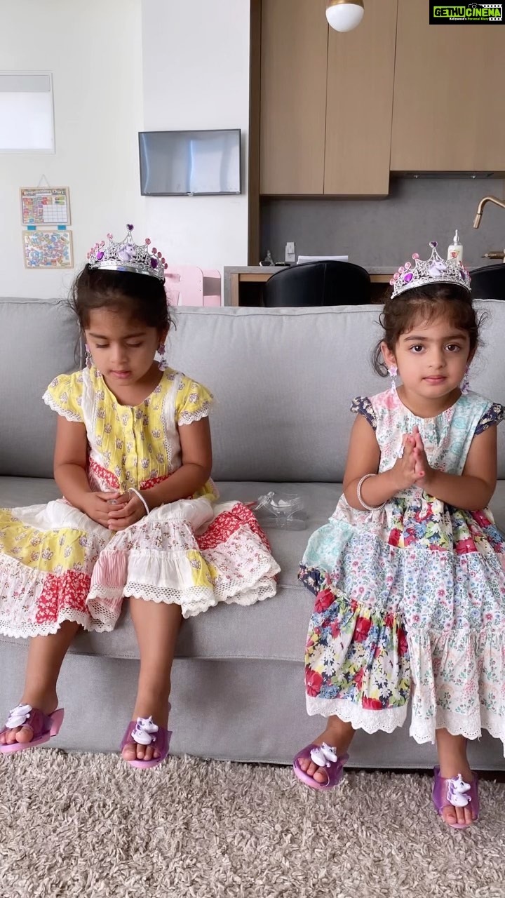 Rubina Bajwa Instagram - 🎂Happy Birthday to my beautiful nieces, my forever friends, my favourite company, warmest hugs. 🎂 @aalia_aakira 🧿🫶🏽♾