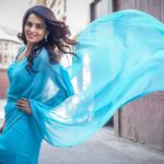 Ruhi Chaturvedi Instagram - कुछ कहा आपने ? . . Styled by @sacorina Make up @r_aj11111 Hair @sanabharsakal Picture @sunnytheshooter . . . #simplybeingsherlyn #filmyfeelingwaliphoto