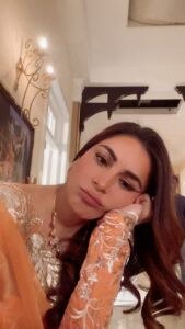 Ruhi Chaturvedi Instagram - Koi baat hi Nahi karta Mujhse 🙄. Idea and concept: @ruhiiiiiiiiii 😂 
#BoringDay #kundaliBhagya #ShraddhaArya #Justanotherday