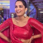 Ruhi Chaturvedi Instagram - Serving you Good Looks , Good Looks aaannndddd GOOD LOOKS . . . . Styled by @shailjaanand with @mahakhirani07 Outfit by @aashiluthrastore Jewellery by @the_jewel_gallery . . . #zranominationparty #hotnessoverloaded #maikhudkifavouritehoon😉🙈❤️ #eventready