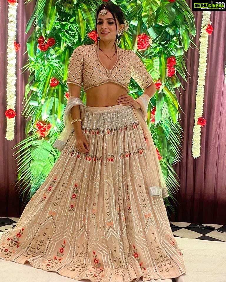 Ruhi Chaturvedi - 67.3K Likes - ਸੋਹਣੀ ਕੁੜੀ 💫
.
.
.
.
Styled by @shailjaanand
Outfit by @aashiluthrastore
Jewellery by @the_jewel_gallery