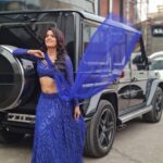 Ruhi Chaturvedi Instagram – DD ki Car kay saath ek tasveer 🤣 
.
.
Outfit @sacorina 
.
.
.
.
#simplybeingsherlyn #kundalibhagya #balaji #zeetv