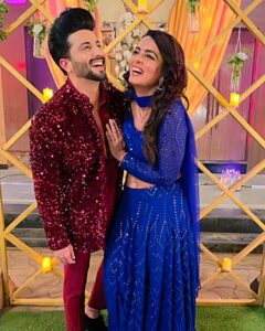 Ruhi Chaturvedi Instagram - Twinkle Twinkle Tara Hai,
Mera Dost Sabse Pyaara Hai 💕 
.
.
.
.
#karusharukikahaani #HumdonohikitnaiHOThai #LoveLoveLove