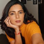 Ruhi Chaturvedi Instagram - 🍋 or 🍊 . Bolo bolo . . . #randomclicks #canicallitdaylookornightlook