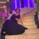 Ruhi Chaturvedi Instagram - Koi Aisi Ladki hai yaha, jisse Pink se zyada BLACK pasand hai.... 🖤 . . 📸 - @sahil.sharma540 director sahab 👗 - @sacorina pyaari 💄 - @r_aj11111 💇‍♀️ - @chirlarajeswari . . . #simplybeingsherlyn #KundaliBhagya #balaji #zeetv #thankyougod