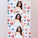 Ruhi Chaturvedi Instagram - Caption This..... And the most funny one I will share . 🤓 . . . . #ZRA2020 #Simplybeingsherlyn