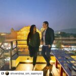 Ruhi Chaturvedi Instagram - ये तुम्हारी मेरी बाते,,, हमेशा यूँ ही चलती रहे ❤❤❤ . . . #shivkirooh #jaipur #hawamahal #pyarbharibaatein