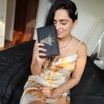 Ruhi Chaturvedi Instagram - 🍂 . . Clutch - @manika.ahluwalia Managed - @auorstudio . . . #sundayvibes #ineednewpictures