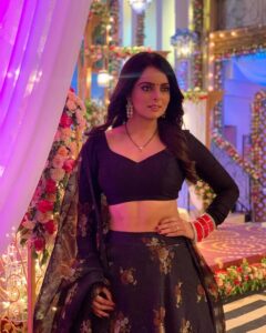 Ruhi Chaturvedi Instagram - Little black dress as per Indian Soap Opera Norms 😊. #CantGoWrongWithIt
Picture credit: @sarya12
Outfit - @sacorina 
Make up - @r_aj11111 
Hair - @sanabharsakal 
.
.
.
#simplybeingsherlyn #kundalibhagya