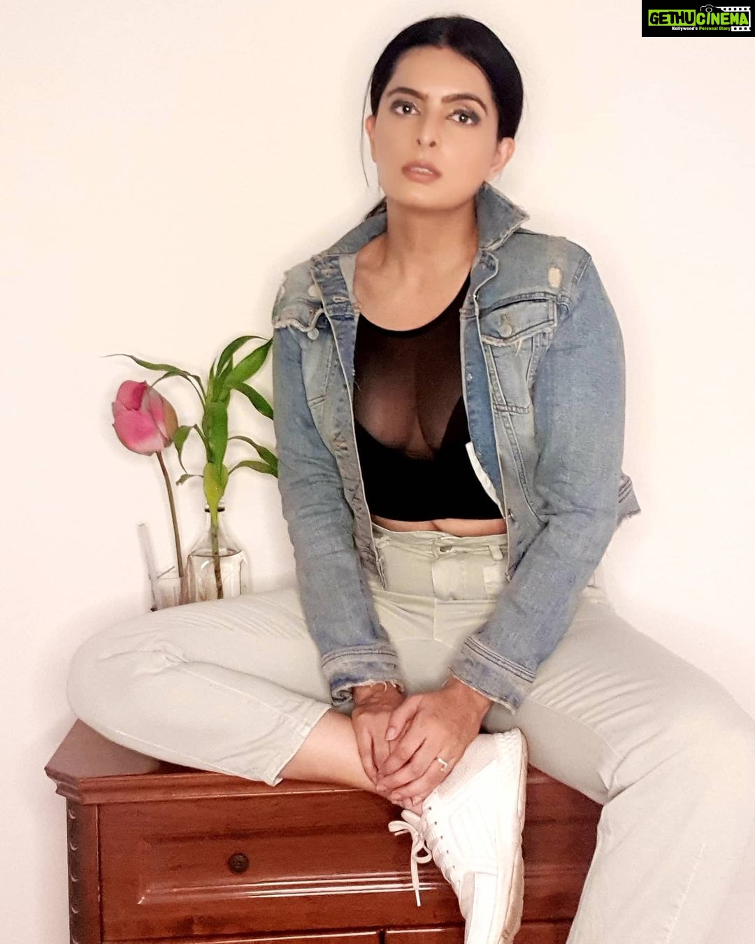Ruhi Chaturvedi - 45.6K Likes - Most Liked Instagram Photos