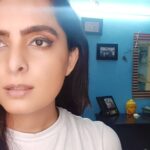 Ruhi Chaturvedi Instagram - Accidental Selfie 🦋 . . . . #iranoutofpictures #lovelovelove