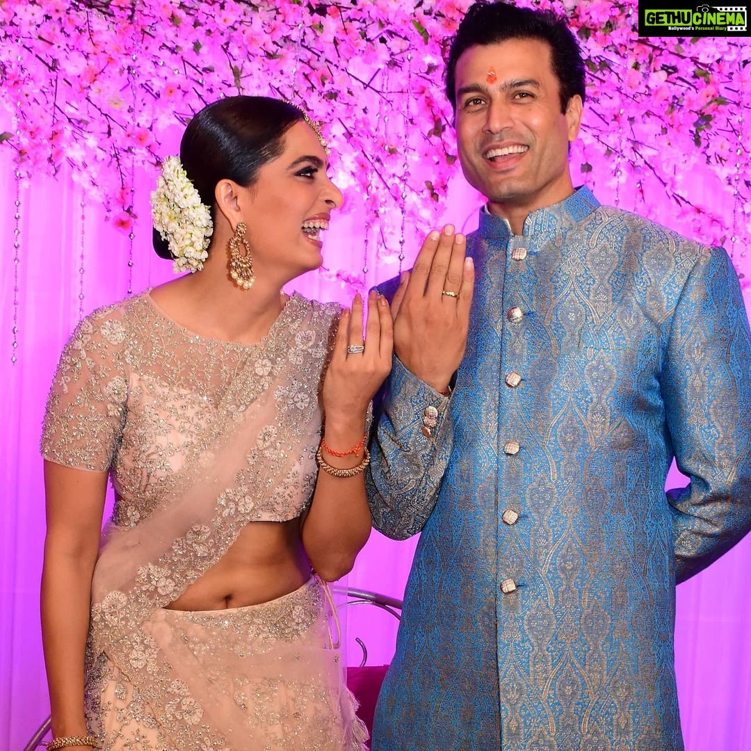 Ruhi Chaturvedi - 59.3K Likes - This day last year the Deal got Sealed 💍
.
.
.
.
#Shivkirooh #lovelovelove #uffffwhysoHOT