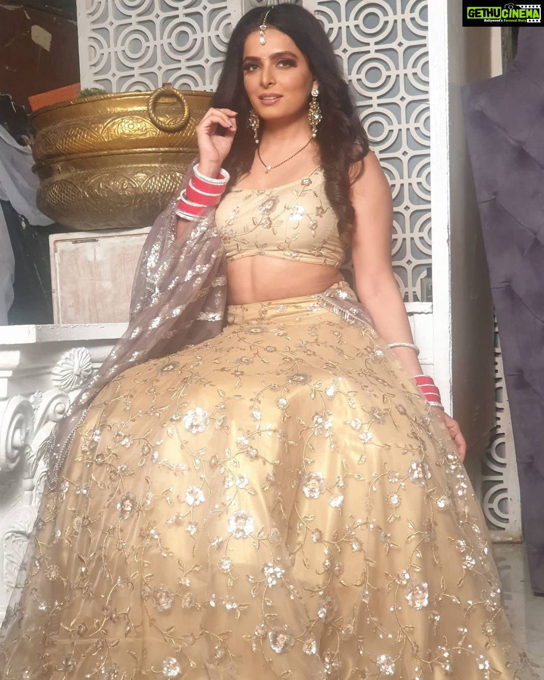 Ruhi Chaturvedi - 48.8K Likes - Most Liked Instagram Photos