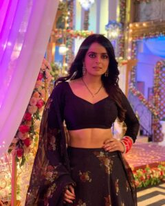 Ruhi Chaturvedi Instagram - Little black dress as per Indian Soap Opera Norms 😊. #CantGoWrongWithIt
Picture credit: @sarya12
Outfit - @sacorina 
Make up - @r_aj11111 
Hair - @sanabharsakal 
.
.
.
#simplybeingsherlyn #kundalibhagya