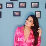 Ruhi Chaturvedi Instagram - 🍭 . . . . #lockdownwaliphoto #kuchnahisekuchacchahisahi Ghar Pe........