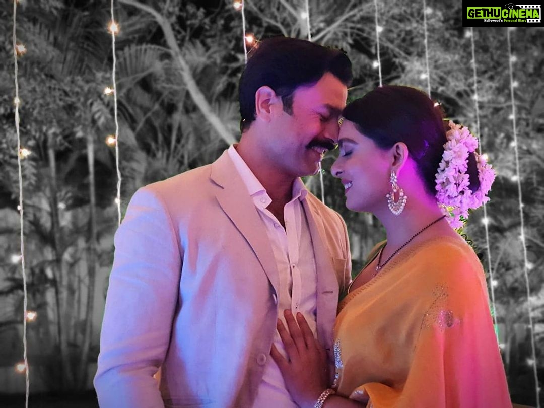 Ruhi Chaturvedi Instagram - Haath na chhoote ranjha ve Saath na toote ranjha ve Mainu to bas deedaar tera . . . . #Shivkirooh #merayaarhaitu #dostkishaadi #lovelovelove