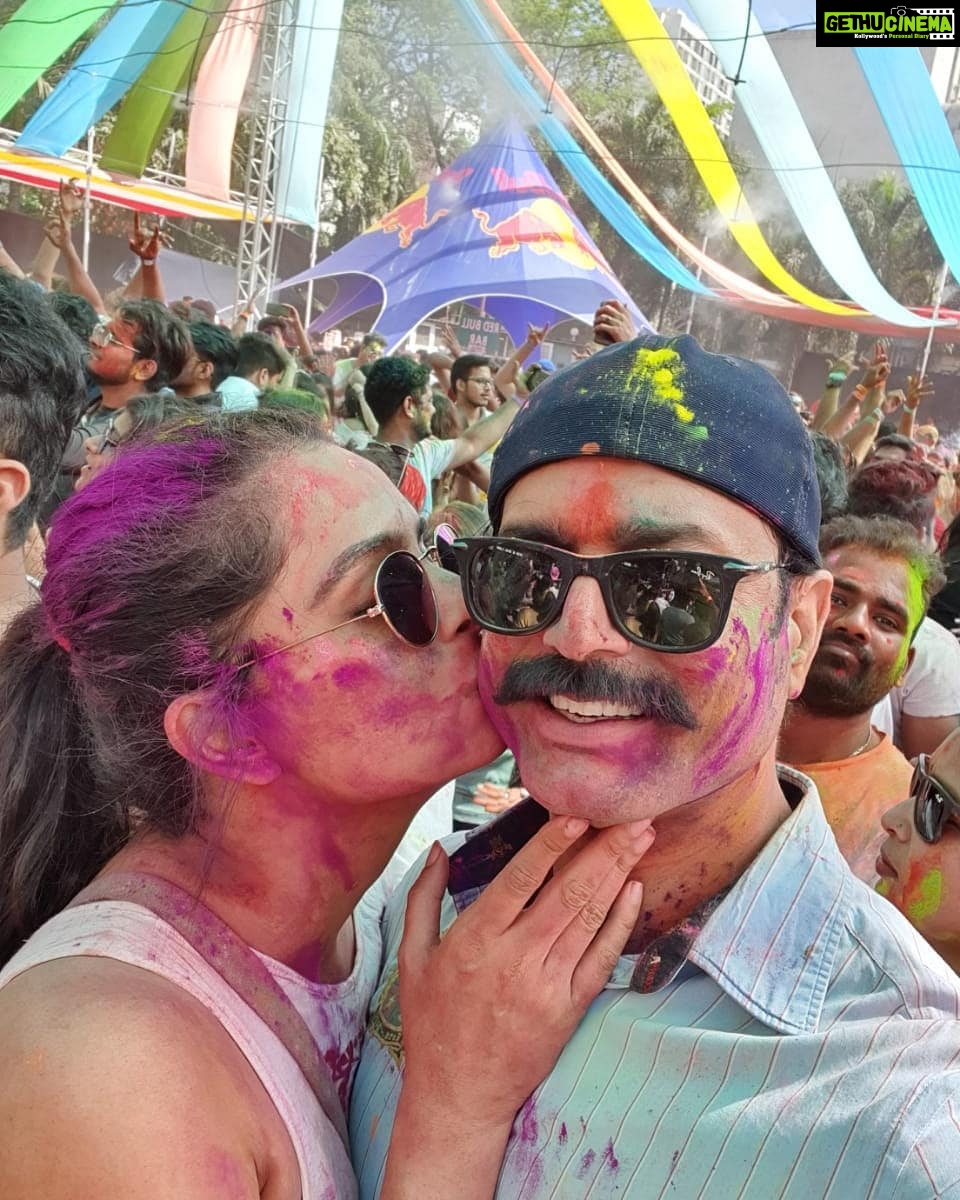 Ruhi Chaturvedi Instagram - Happy Holi From US to YOU . . . . #SHAADIKIBAADKIPHELEHOLI #lovelovelove #thankyougodforeverything
