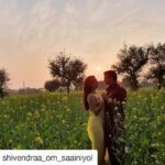 Ruhi Chaturvedi Instagram - तुझे देखा तो येआ जाना सनम प्यार होता है दीवाना सनम अब यह से कहा जाये हुम् तेरी बाहो मैं मर जाये हम्ममम्म ! . . . #Repost @shivendraa_om_saainiyol (@get_repost) ・・・ Tujhe Dekha Tho Ye Jana Sanam,,, Pyaar Hota Hain Dewaana Sanam ❤❤❤ . . . #love #bollywood #photography #sarsokekhet #shivkirooh