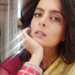 Ruhi Chaturvedi Instagram - ना कजरे की धार  ना मोतियों के हार  ना कोई किया सिंगार ..... . . . #simplybeingsherlyn #kundalibhagya #balaji #thankyougod