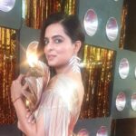Ruhi Chaturvedi Instagram - ZRA Nomination Party 2019 . . . Styled by @shailjaanand Outfit by @geishadesigns Jewellery by @the_jewel_gallery Clutch by @ru.saru Assited by @drashtidiwan . . . #zra2019 #kundalibhagya #zeeparivar #simplybeingsherlyn
