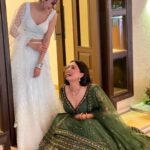 Ruhi Chaturvedi Instagram - When the Rishtedar's say "Doolha Bhaut Seedha Hai" 😳 . Swipe left to see our reaction 🤣 . . . . #shaadiwaliphoto #jaipurdiaries #sacchibaatein