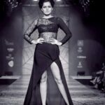 Ruhi Chaturvedi Instagram - Fashion ka hai yea Jalwa 🖤 . . . . #throwbackthursday #bangalorefashionweek