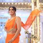 Ruhi Chaturvedi Instagram - Sherlyn 🧡 . . . 📸 @pappu.gupta.549 👗 @sacorina 💄 @r_aj11111 💇‍♀️ @sanabharsakal . . . #simplybeingsherlyn #kundalibhagya