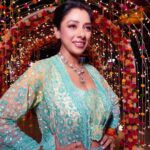 Rupali Ganguly Instagram – Friday morning blues 😍
Flashback to wedding looks last month 🥰
#lategram #anupamaa #krushingit #rupaliganguly #instagood #weddinglook #blue #happy #jaimatadi #jaimahakal
Styled by @stylingbyvictor @sohail__mughal__
Outfit by : @aayannabysiimie
Assisted by : @styleby_antara
