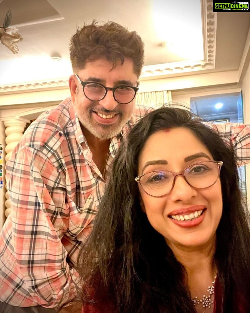Rupali Ganguly Instagram - It’s a task to take pics with him- the most picture shy person !!!! @ashwinkverma 😁🥰 #selfie #ashrup #sunday #instagood #rupaliganguly #ashwinverma #couple #husbandwife #anupamaa #jaimatadi #jaimahakal