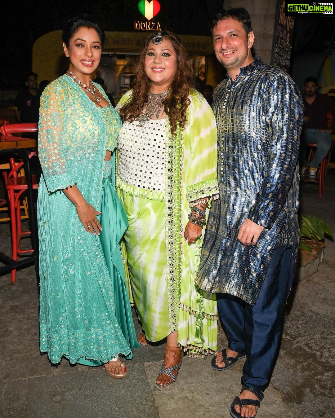 Rupali Ganguly Instagram - I love both so much ❤️ Mrs and Mr Walawalakar-Rana wish u both a lifetime of love and happiness ❤️❤️❤️ #ketakirushaad #marriage #2023 #happiness #blessed #rupaliganguly #anupamaa #jaimatadi #jaimahakal #instagood #instagram