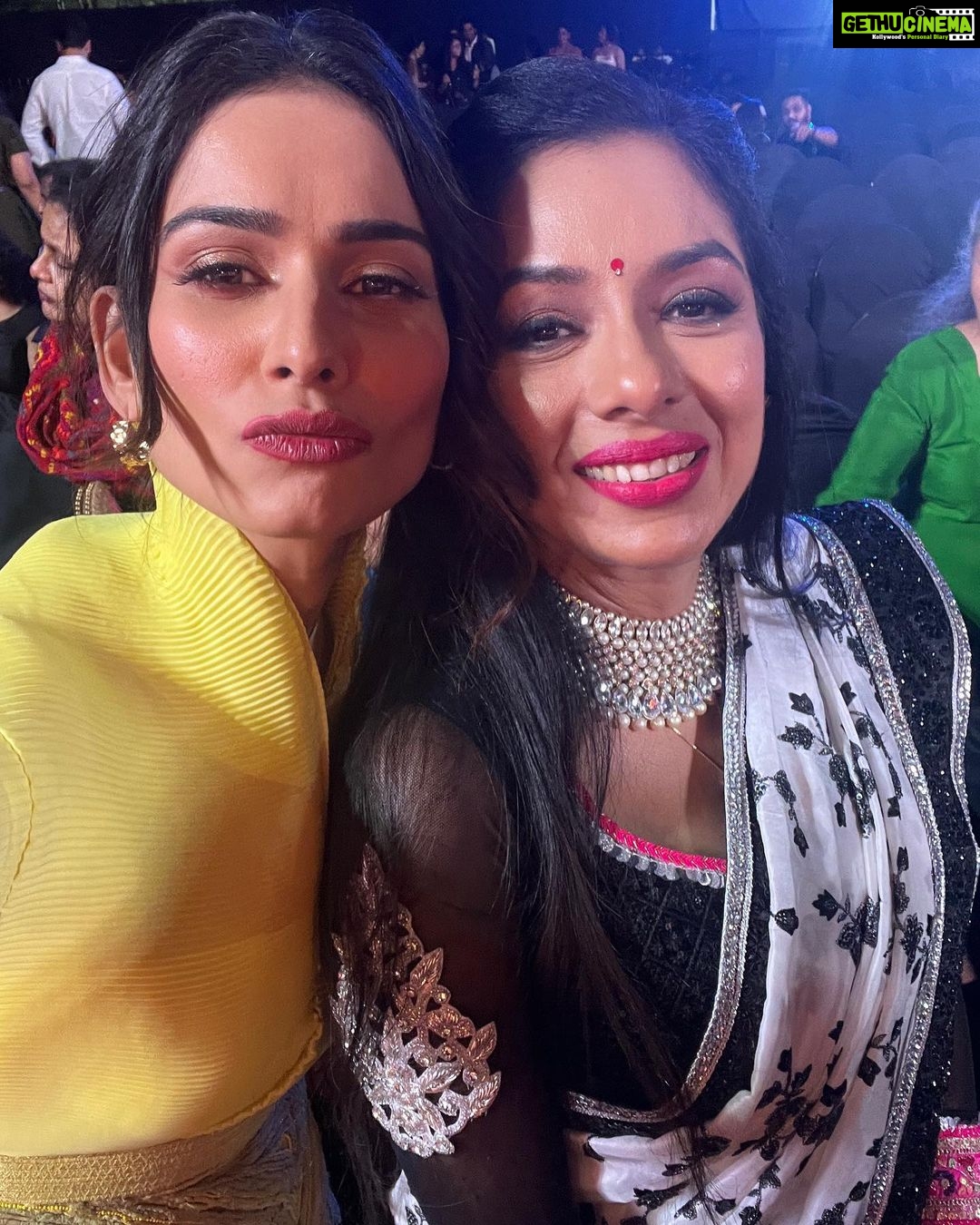 Rupali Ganguly Instagram - Happiest birthday My RGM I love you with all my heart!!!!!! May you have the best day and the best year ever , you deserve the world and more ! ♥️🤗 #anerivajani #rupaliganguly #birthdaygirl #birthdayvibes #ariesbond #missyou