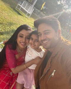 Rupali Ganguly Instagram - Maan-day with Baby Maan ❤️
Happy Birthday Chhoti 😘

#happybirthday #instagood #gauravkhanna #rupaliganguly #anujkapadia #anupamaa #chotianu #chotianupama #2023 #jaimatadi #jaimahakal #maan #gaurup 
@asmi.deo @directorskutproduction @starplus