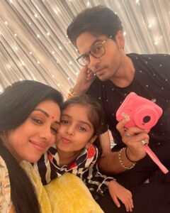 Rupali Ganguly Instagram - Maan-day with Baby Maan ❤️
Happy Birthday Chhoti 😘

#happybirthday #instagood #gauravkhanna #rupaliganguly #anujkapadia #anupamaa #chotianu #chotianupama #2023 #jaimatadi #jaimahakal #maan #gaurup 
@asmi.deo @directorskutproduction @starplus