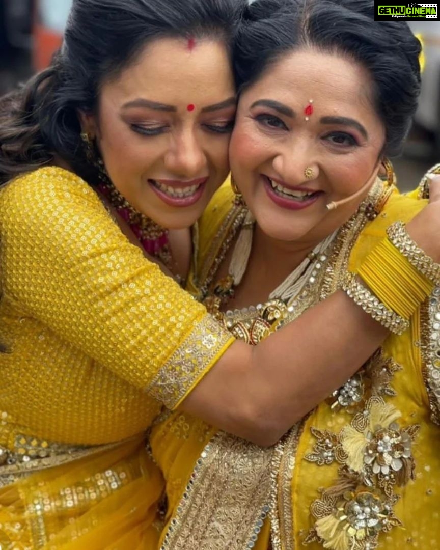 Rupali Ganguly Instagram - A picture does not have a cost because it has value and the value of our relationship is very high. Haapy Birthday to my valuable friend♥️ You keep doing mistakes and I m always there to shout at youand rectify it..Happy birthday once again.God bless you.
