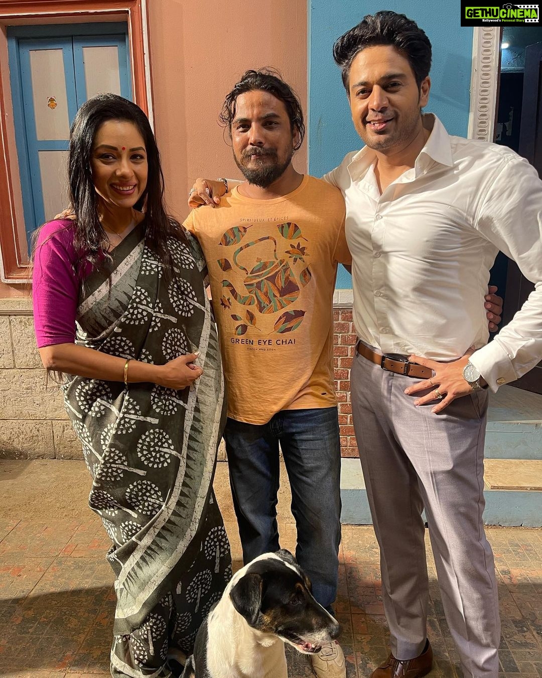 Rupali Ganguly Instagram - Happy Birthday Gullu Gundaa π€π @gulshanshah15 I can write so much about your kindness , niceness , amazing talent , the magic u create in your frames , your one liners , ur fab dress sense , ur sincerity, ur dedication, ur work obsession etc etc etc β¦. lekin aaj bas itna kahoongi ki may you get all that you have dreamt about, wished for and much much more β€οΈππ» May u always be happy healthy blessed and may ur Lady Luck walk into your life soonest ππ #happybirthday #dop #anupamaa #rupaliganguly #instagood #birthdaywishes #jaimatadi #jaimahakal @directorskutproduction
