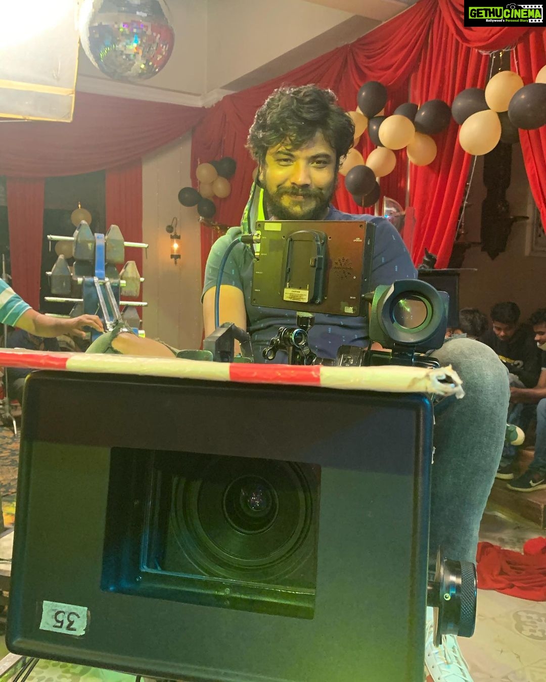 Rupali Ganguly Instagram - Happy Birthday Gullu Gundaa π€π @gulshanshah15 I can write so much about your kindness , niceness , amazing talent , the magic u create in your frames , your one liners , ur fab dress sense , ur sincerity, ur dedication, ur work obsession etc etc etc β¦. lekin aaj bas itna kahoongi ki may you get all that you have dreamt about, wished for and much much more β€οΈππ» May u always be happy healthy blessed and may ur Lady Luck walk into your life soonest ππ #happybirthday #dop #anupamaa #rupaliganguly #instagood #birthdaywishes #jaimatadi #jaimahakal @directorskutproduction