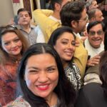Rupali Ganguly Instagram – The Maker and his muse and moments from a very special evening on Anupamaa sets ❤️
Thank u @rajan.shahi.543 
Thank u @starplus for this memorable event 🙏🏻

#felicitation #dosaalbemisal #rupaliganguly #anupamaa #evening #love #gratitude #blessed #jaimatadi #jaimahakal 

@gauravkhannaofficial @alpanabuch19 @bhavnawritervyas @vartak.namita @romeshkalra @archanashourie @shrivastavajay @divy0102 @arvindvaidya3 @shekharshukla.06