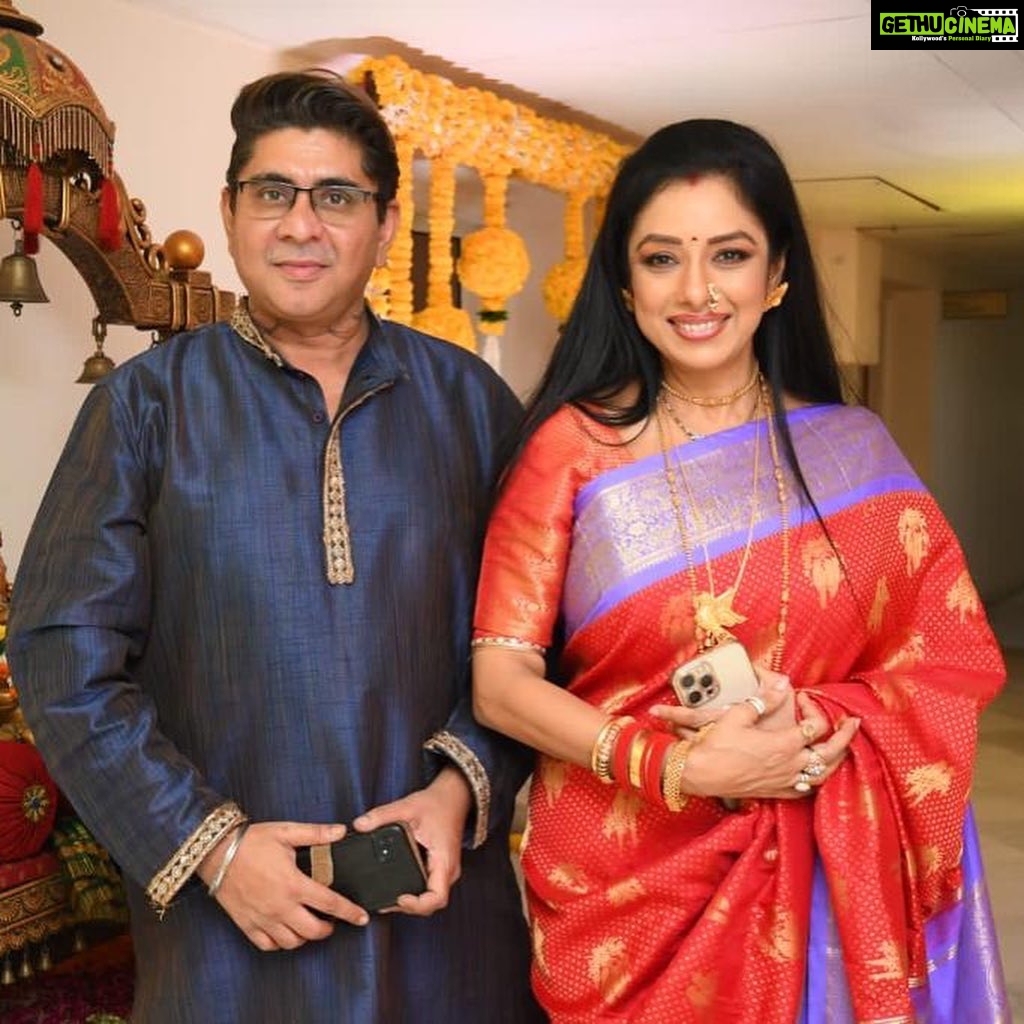 Rupali Ganguly Instagram - Ketaki aur Rushad ki shaadi ki photos ❤️ #nofilter #noedit #marriage #happy #instagood #rupaliganguly #2023 #wedding #goodvibes #blessed #gratitude #jaimatadi #jaimahakal Styledby: @stylebysugandhasood @teamsugandhasood Outfit: @narayaniweavesbyramya @rajan.shahi.543 @deepa.shahi.1428 @mehulnisar @jaswirkaur @ektasaraiyamehta @kedaraashish