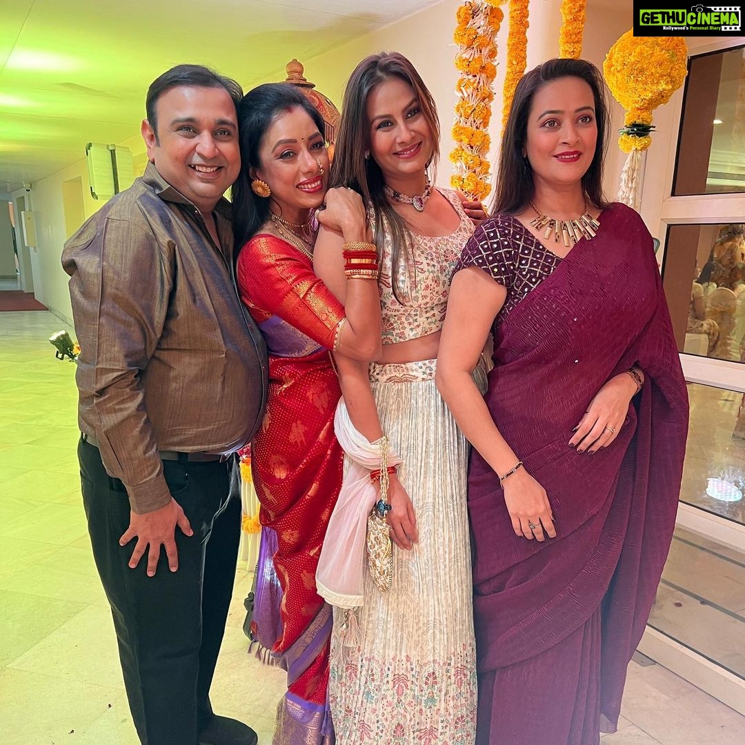 Rupali Ganguly Instagram - Ketaki aur Rushad ki shaadi ki photos ❤️ #nofilter #noedit #marriage #happy #instagood #rupaliganguly #2023 #wedding #goodvibes #blessed #gratitude #jaimatadi #jaimahakal Styledby: @stylebysugandhasood @teamsugandhasood Outfit: @narayaniweavesbyramya @rajan.shahi.543 @deepa.shahi.1428 @mehulnisar @jaswirkaur @ektasaraiyamehta @kedaraashish