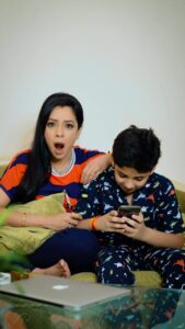 Rupali Ganguly Instagram - As much as we were to our toys, kids are now connected to the mobile phone. Gen Z I tell you! 🤣
.
.
.
#feelkaroreelkaro #feelitreelit #reels #reelsinstagram #instagood #instadaily #fyp #comedy #comedyreels #comedyvideos #jaimatadi #jaimahakal #anupamaa #rupaliganguly