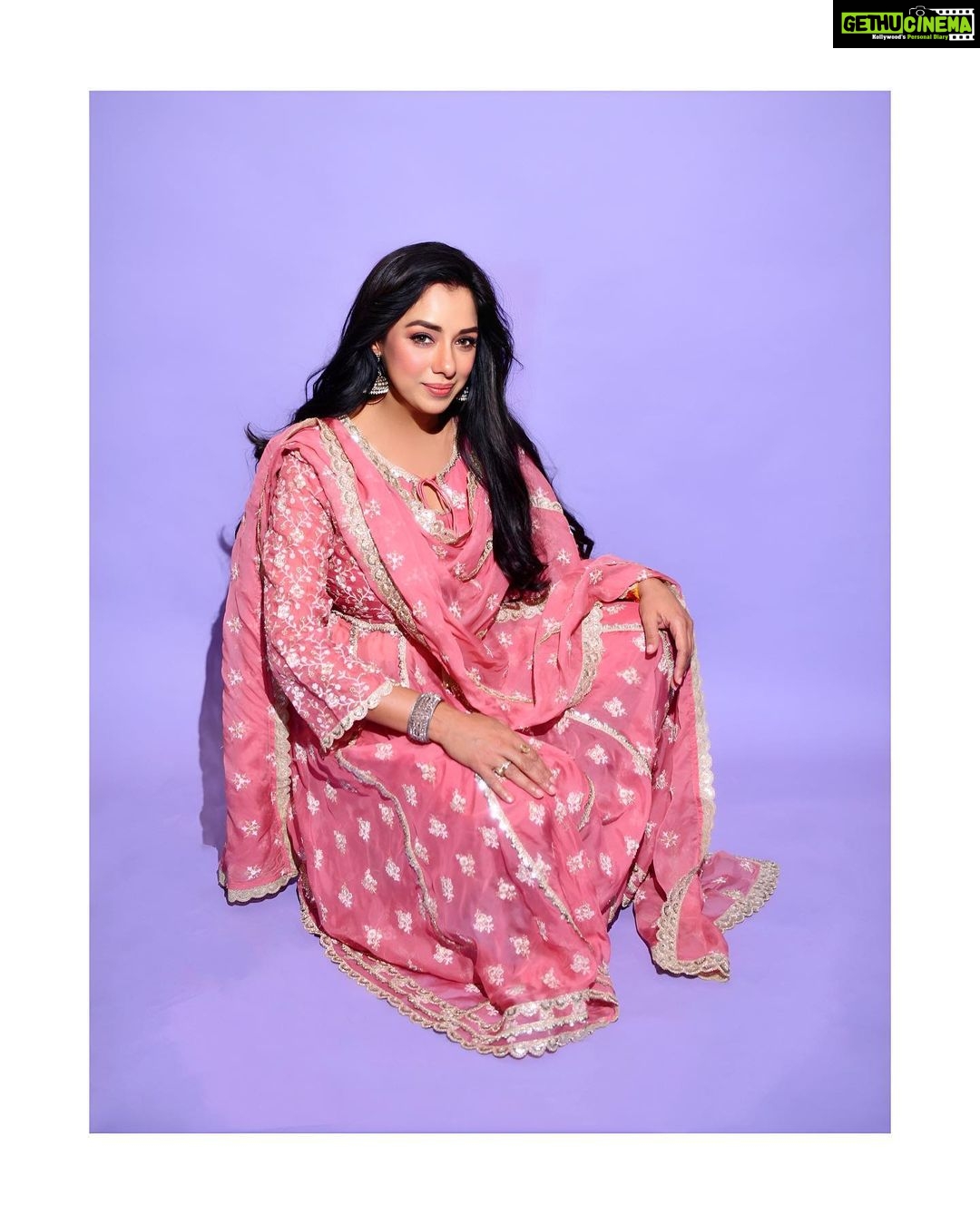 Rupali Ganguly Instagram - Pretty in Pink 💕 . . . #instagood #pink #anupamaa #rupaliganguly #wednesday #jaimatadi #jaimahakal