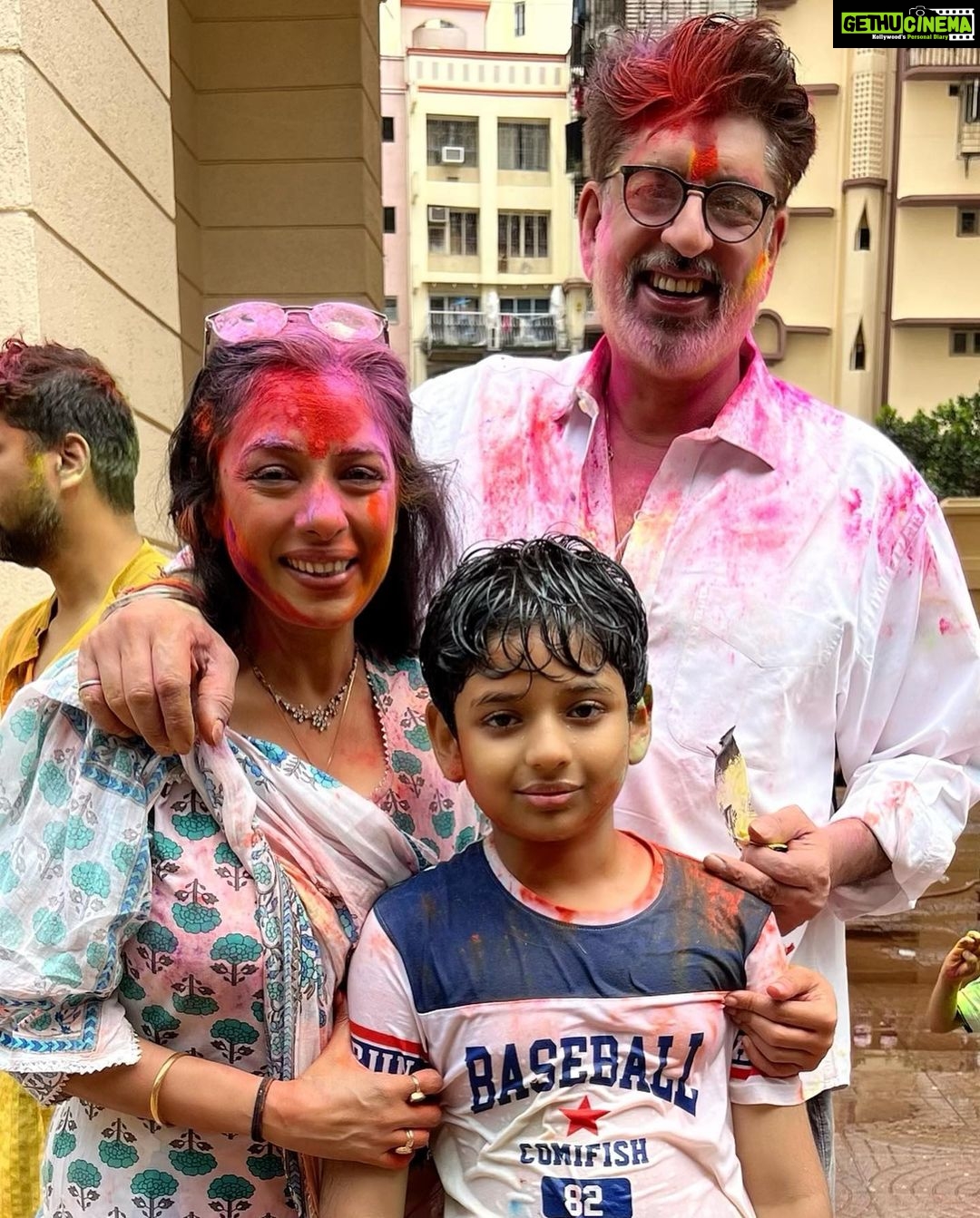 Rupali Ganguly Instagram - Designer kapdon wali nahi โฆ Puraane kapdon wali dhamaal Holi HAPPYYY HOLIIII โค๏ธ๐๐๐งก๐๐ #holi #gharkiholi #instagood #rupaliganguly #ashwinverma #ashrup #familia #photodump #holi2023 #rudranshverma #lategram #jaimatadi #jaimahakal โค๏ธ @ashwinkverma โค๏ธ