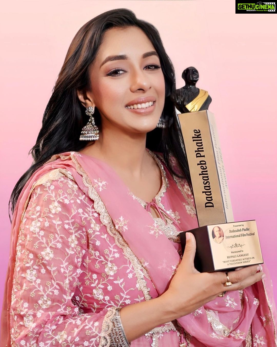 Rupali Ganguly Instagram - My Biggest Award Rudransh holding the most prestigious @dpiff_official Award 2023 for the most versatile actress β€οΈ Honored, Humbled and Overwhelmed by this recognition ππ» Thank you @rajan.shahi.543 for making me your Anupamaa β¦ zindagi bhar ye karz nahi utaar paoongi ππ» @ashwinkverma for being the kind of a husband every woman needs to have ! I love you β€οΈ Team #Anupamaa - @each and every member of our unit π§Ώπ§Ώπ§Ώ THANK YOU β€οΈππ» To everyone who has shown so much love to Anupamaa - Thank u for your constant support ππ»β€οΈ @starplus @romeshkalra @abhayjadhao @gulshanshah15 @divy0102 @vartak.namita @vivek.jain.1213 @ketswalawalkar @arifshaikh49 @sunand7 @gauravkhannaofficial @alpanabuch19 @kedaraashish love u guys β€οΈππ» @vijayganguly @gangulirajani for being the best πππ @brandnbuzz @thepranilonly thank u for always looking out for me β€οΈ #ddpiff2023 #dadasahebphalkeinternationalfilmfestivalawards #instagood #anupamaa #rupaliganguly #actor #blessed #gratitude #jaimatadi #jaimahakal Taj Lands End, Bandra