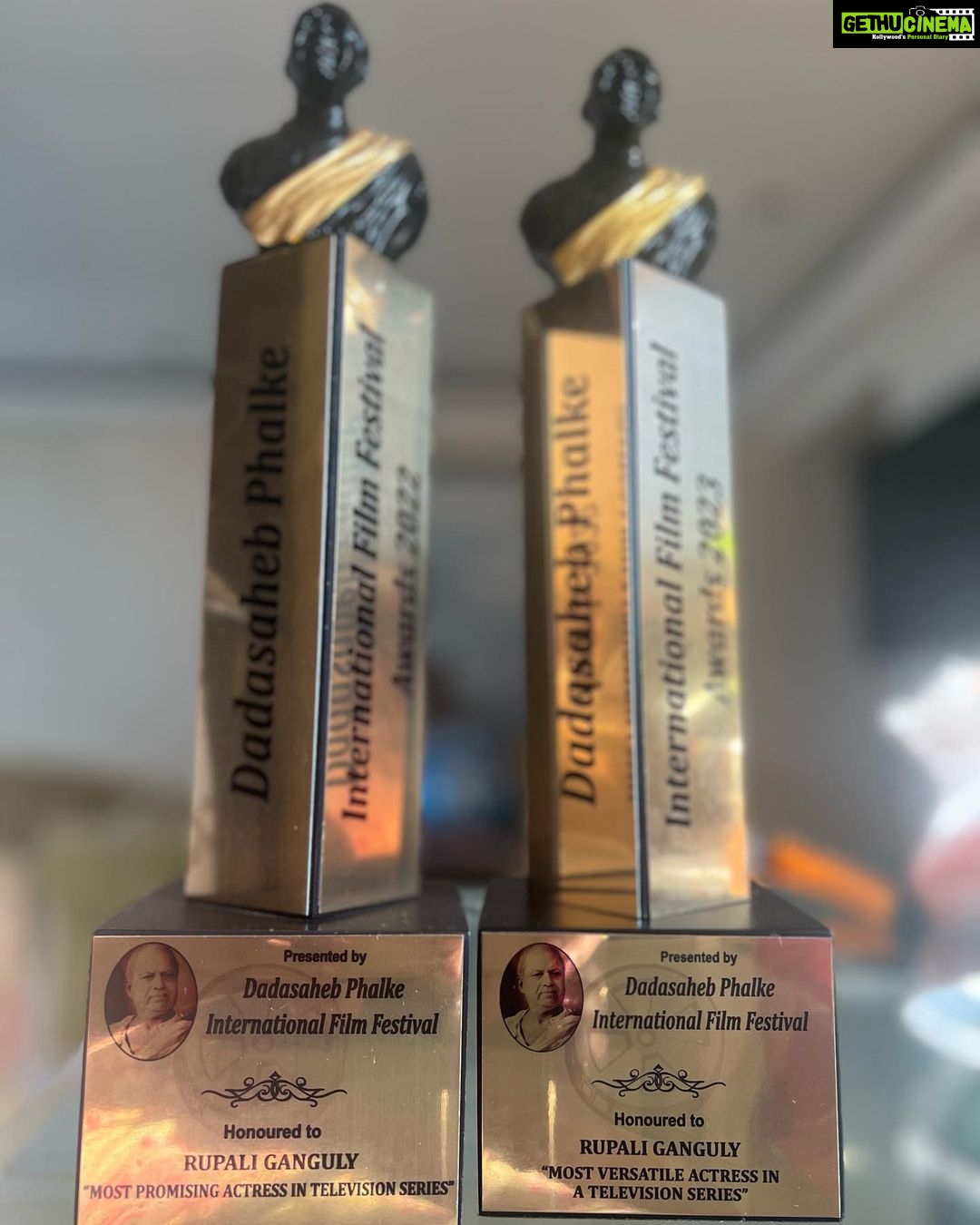 Rupali Ganguly Instagram - My Biggest Award Rudransh holding the most prestigious @dpiff_official Award 2023 for the most versatile actress β€οΈ Honored, Humbled and Overwhelmed by this recognition ππ» Thank you @rajan.shahi.543 for making me your Anupamaa β¦ zindagi bhar ye karz nahi utaar paoongi ππ» @ashwinkverma for being the kind of a husband every woman needs to have ! I love you β€οΈ Team #Anupamaa - @each and every member of our unit π§Ώπ§Ώπ§Ώ THANK YOU β€οΈππ» To everyone who has shown so much love to Anupamaa - Thank u for your constant support ππ»β€οΈ @starplus @romeshkalra @abhayjadhao @gulshanshah15 @divy0102 @vartak.namita @vivek.jain.1213 @ketswalawalkar @arifshaikh49 @sunand7 @gauravkhannaofficial @alpanabuch19 @kedaraashish love u guys β€οΈππ» @vijayganguly @gangulirajani for being the best πππ @brandnbuzz @thepranilonly thank u for always looking out for me β€οΈ #ddpiff2023 #dadasahebphalkeinternationalfilmfestivalawards #instagood #anupamaa #rupaliganguly #actor #blessed #gratitude #jaimatadi #jaimahakal Taj Lands End, Bandra